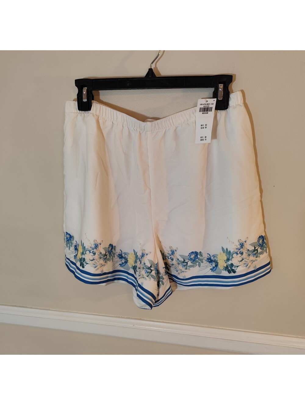 Abercrombie & Fitch Blue Faux Silk Pull-On Short  White / Floral Size Medium